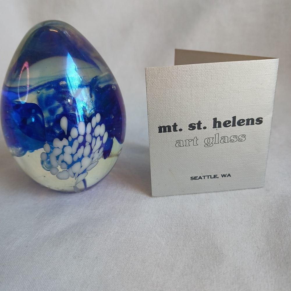 Vintage 1986 Iridescent Mount St Helens Ash Glass Paperweight - Picture 8 of 8
